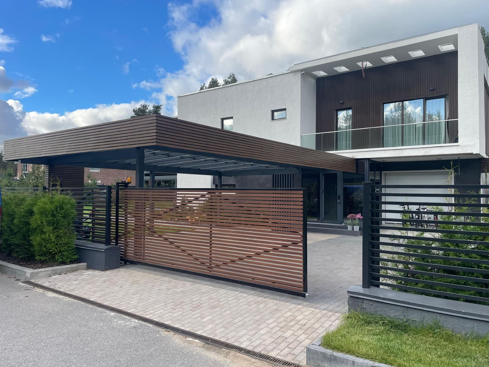 Lumiere glazing installation